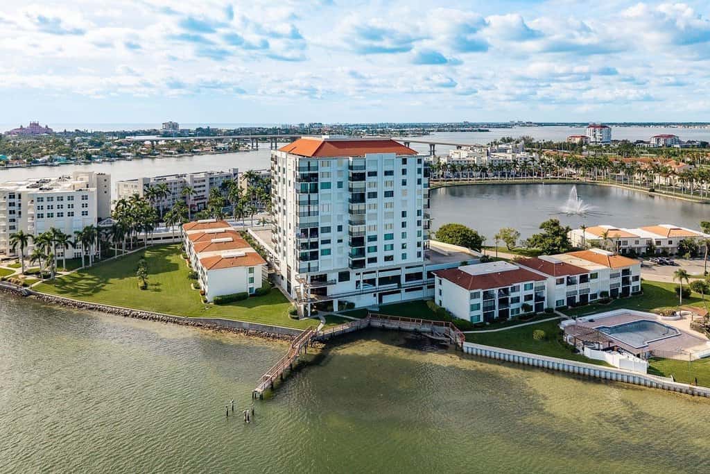 condos in Saint Petersburg