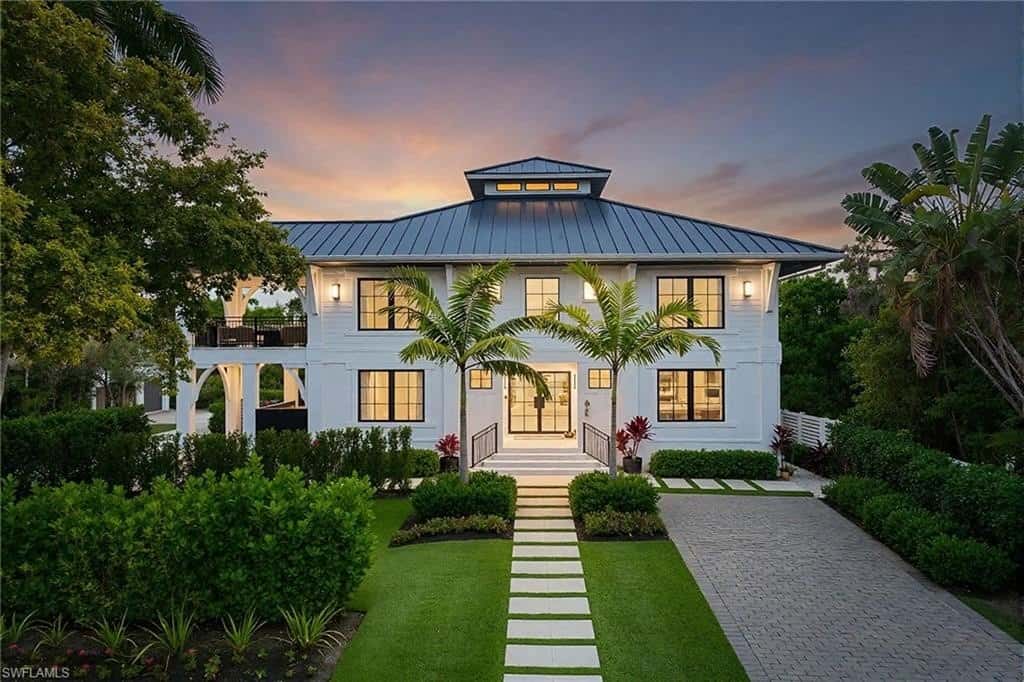 single family in Naples