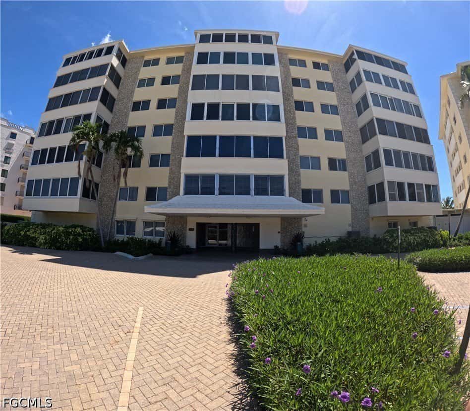 condos in Naples