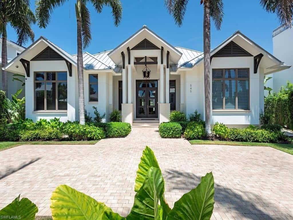 single family in Naples