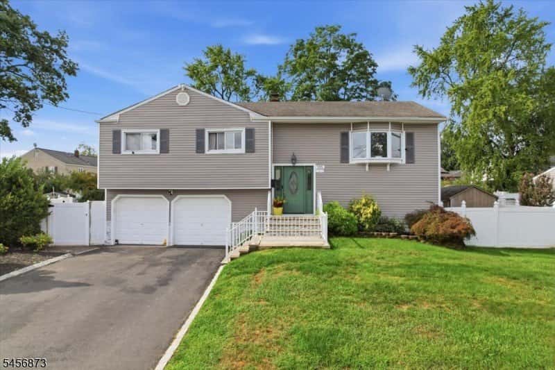 single family in Middlesex