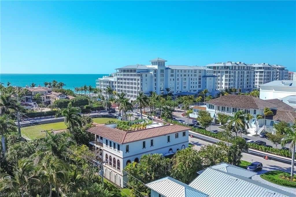 single family in Naples