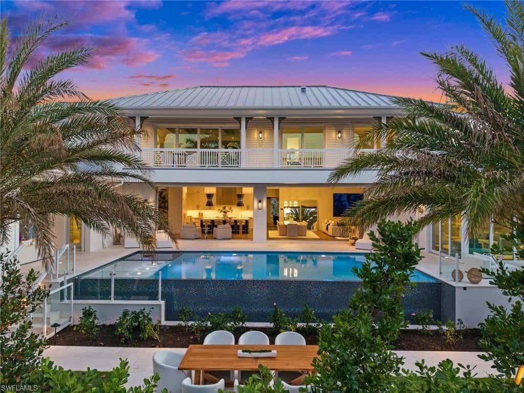 single family in Naples