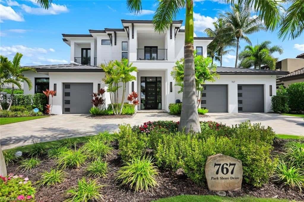single family in Naples