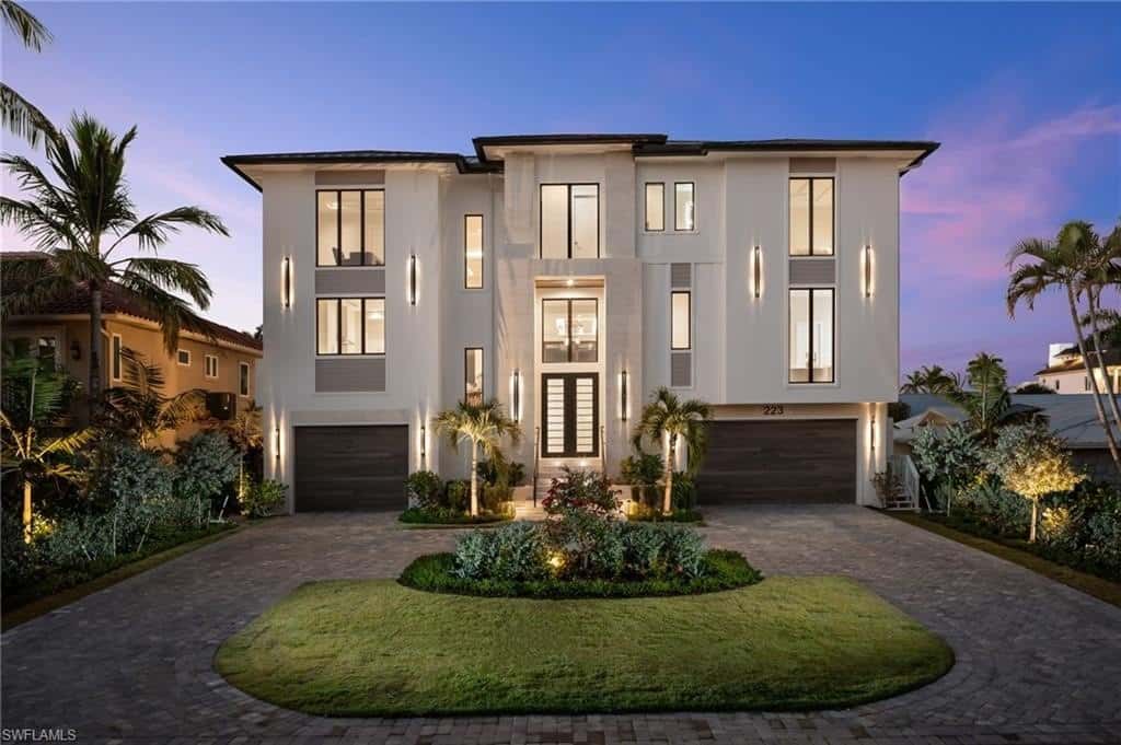single family in Naples