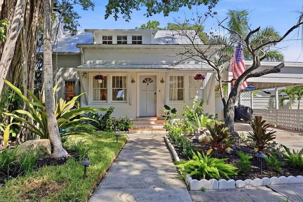 single family in Nokomis