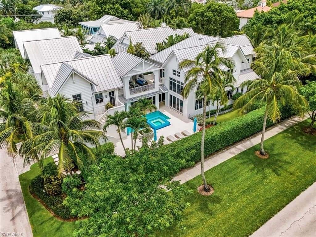 single family in Naples