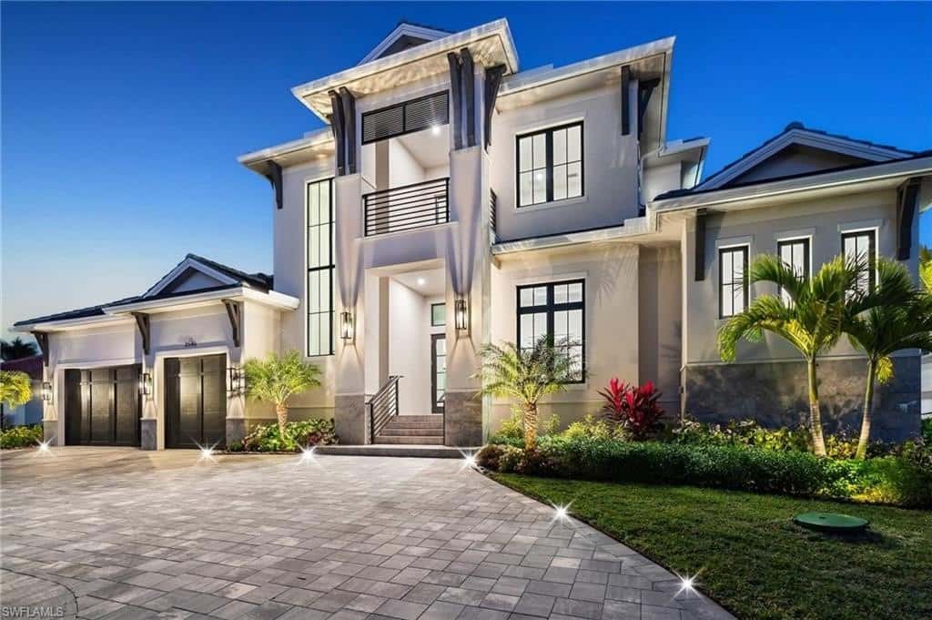 single family in Naples