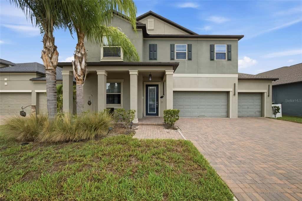 single family in Riverview