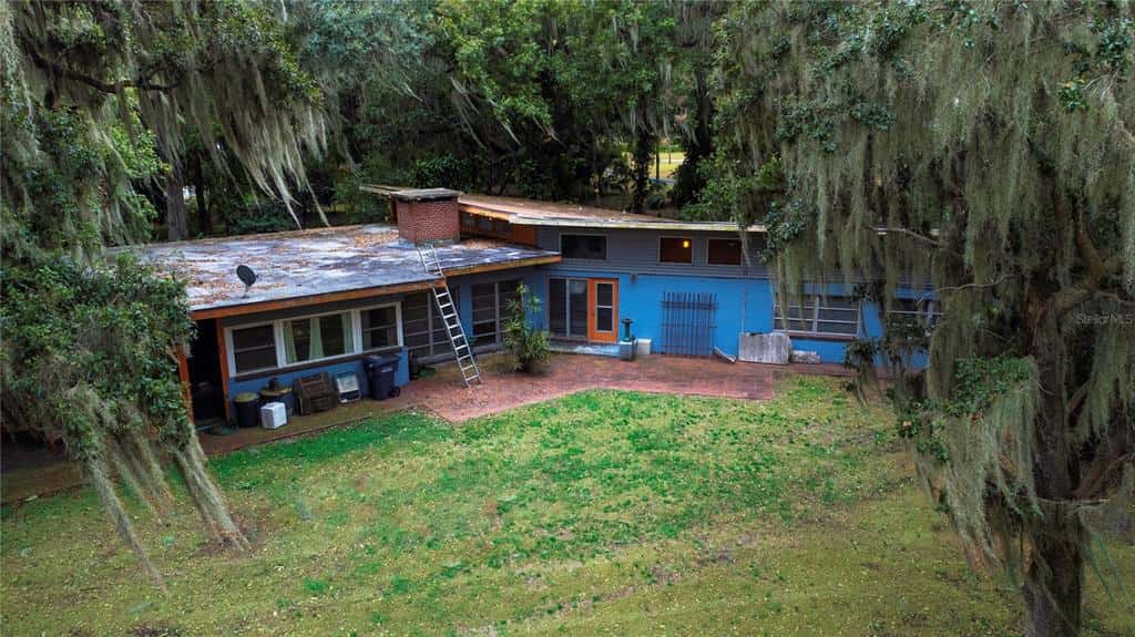 Single Family Residence in AUBURNDALE