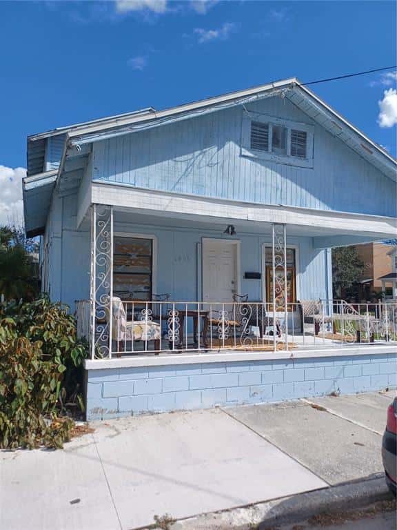 Single Family Residence in TAMPA