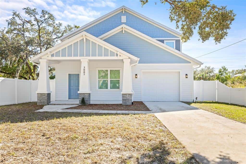 Single Family Residence in TAMPA