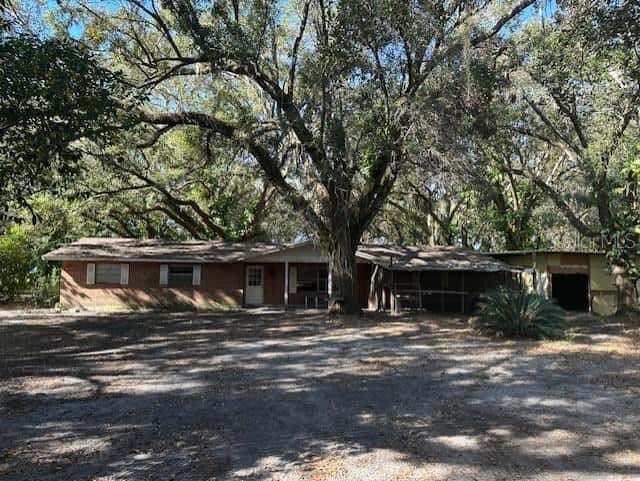 Single Family Residence in LAKE WALES