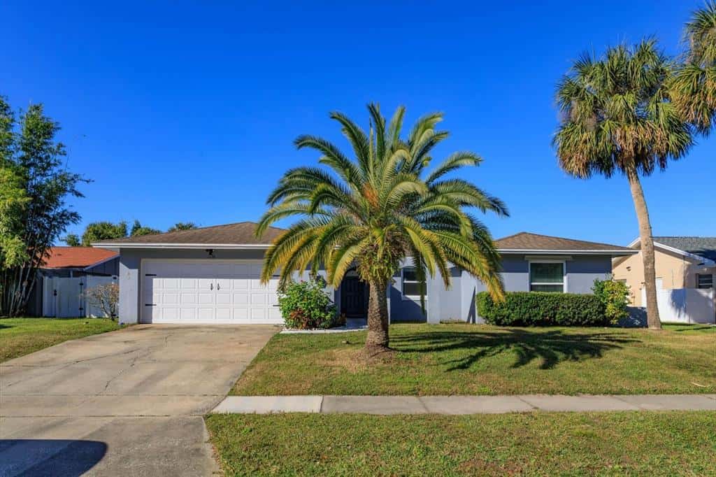 Single Family Residence in WINTER PARK