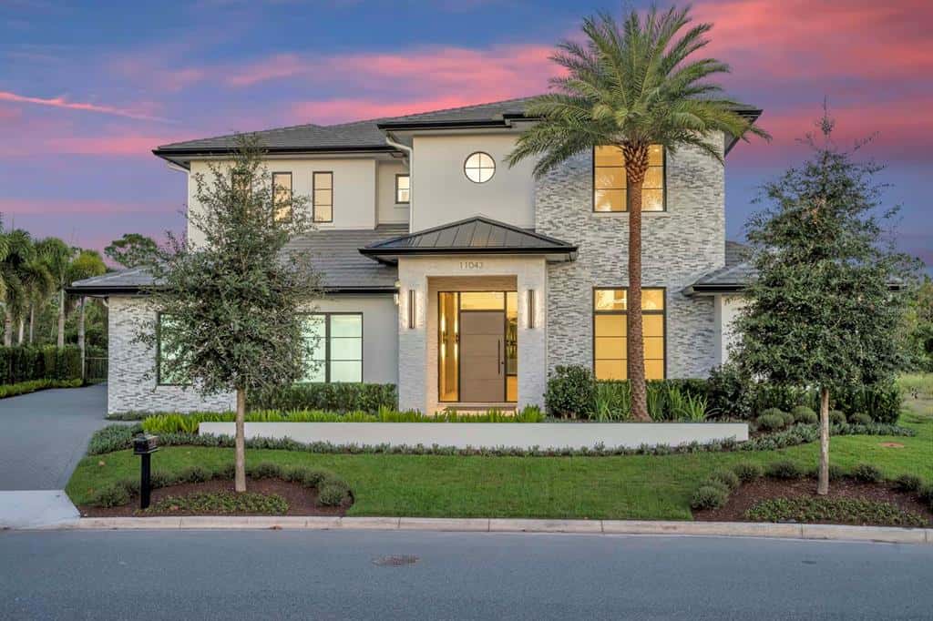 Single Family Residence in ORLANDO