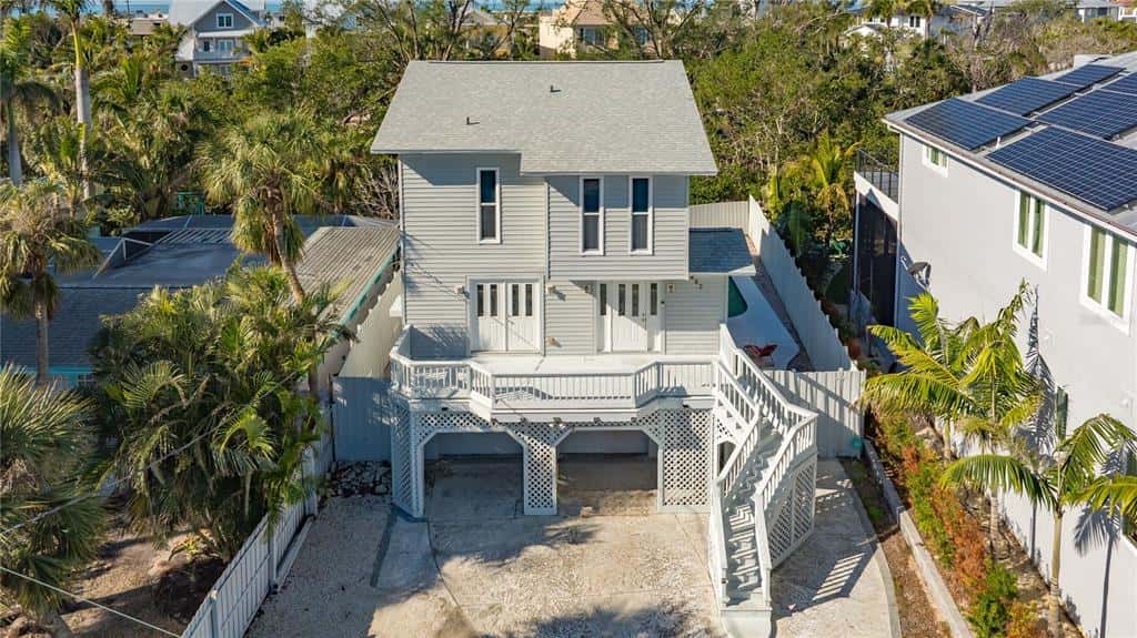 Single Family Residence in SARASOTA