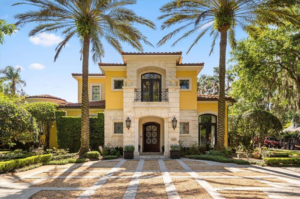 Single Family Residence in WINTER PARK