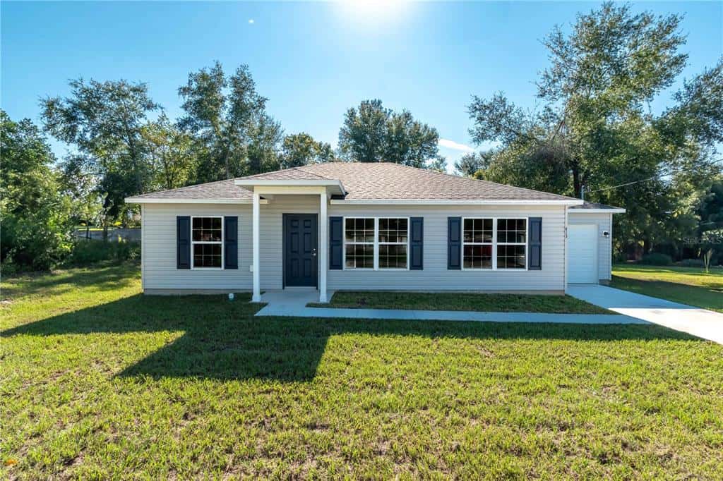 Single Family Residence in OCKLAWAHA
