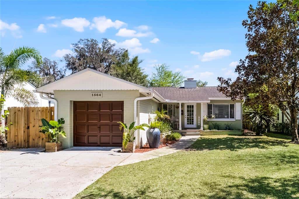Single Family Residence in WINTER PARK