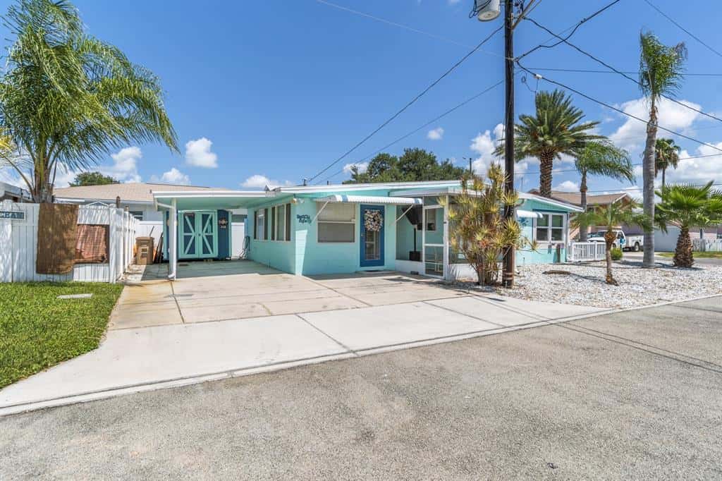 Single Family Residence in MADEIRA BEACH