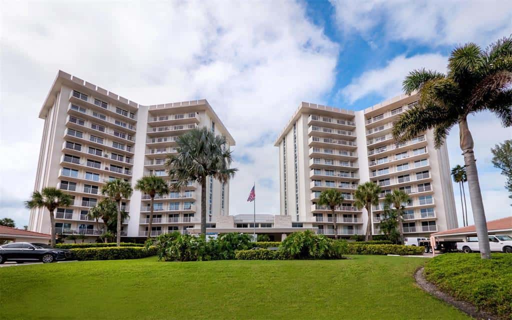 Condominium in LONGBOAT KEY
