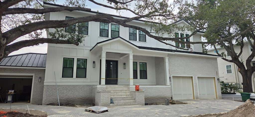 Single Family Residence in TAMPA