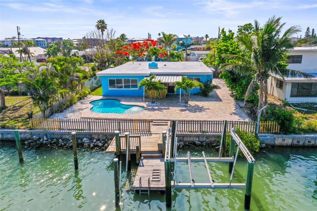Single Family Residence in MADEIRA BEACH