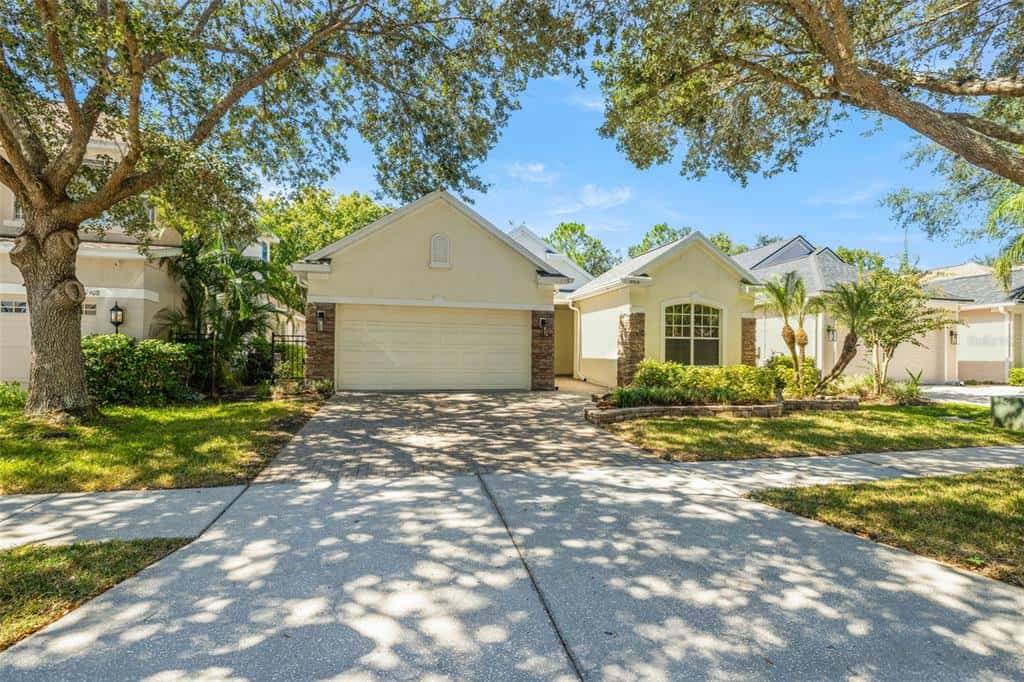 Single Family Residence in TAMPA