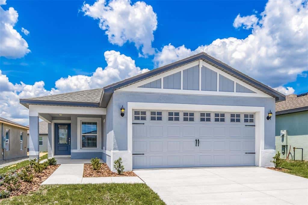 Single Family Residence in LAKE ALFRED