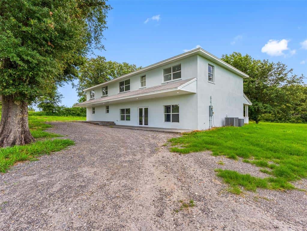 Single Family Residence in BARTOW