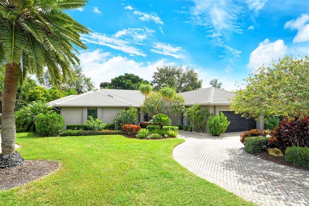 Single Family Residence in SARASOTA