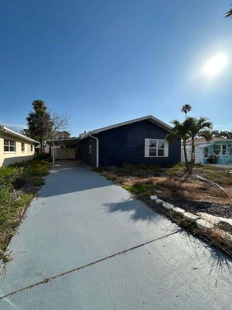Single Family Residence in MADEIRA BEACH