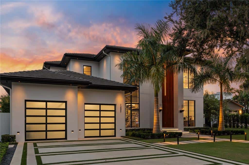 Single Family Residence in WINTER PARK