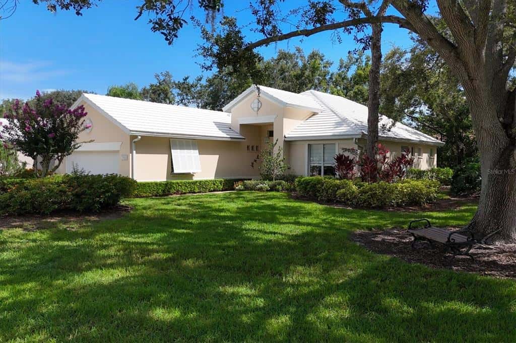 Single Family Residence in UNIVERSITY PARK