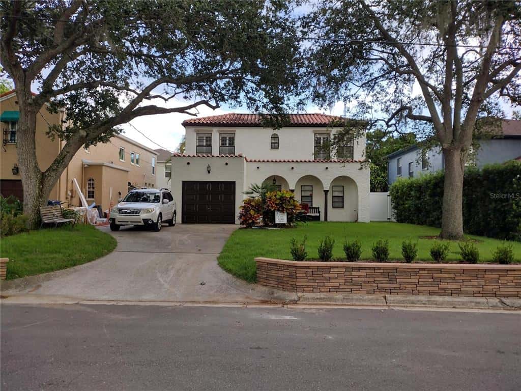 Single Family Residence in TAMPA