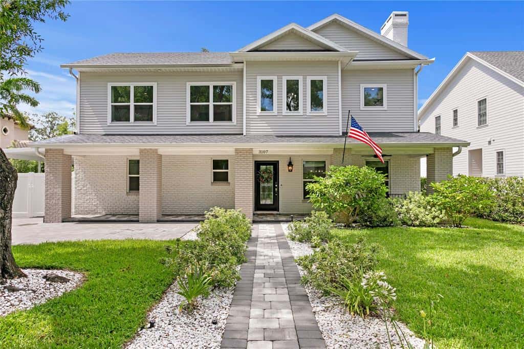Single Family Residence in TAMPA