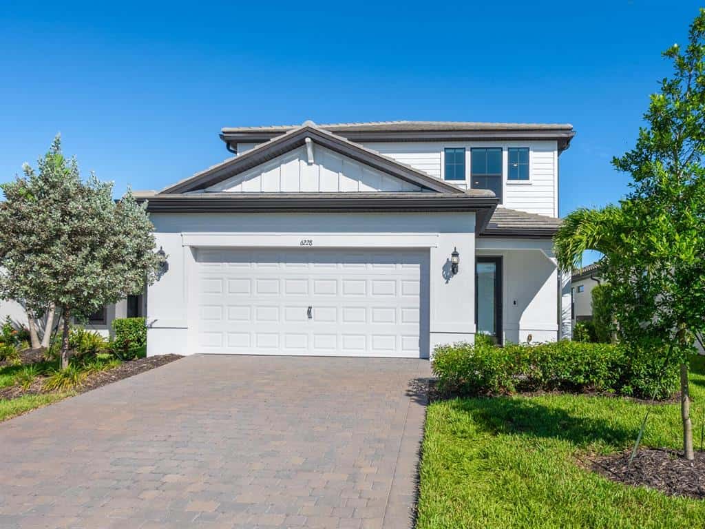 Single Family Residence in LAKEWOOD RANCH