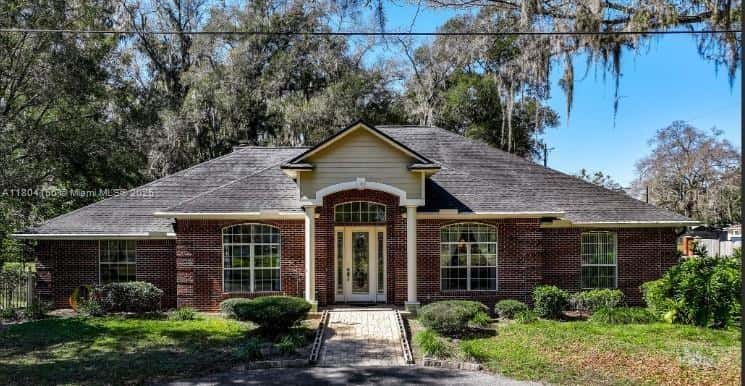 Single Family Residence in JACKSONVILLE