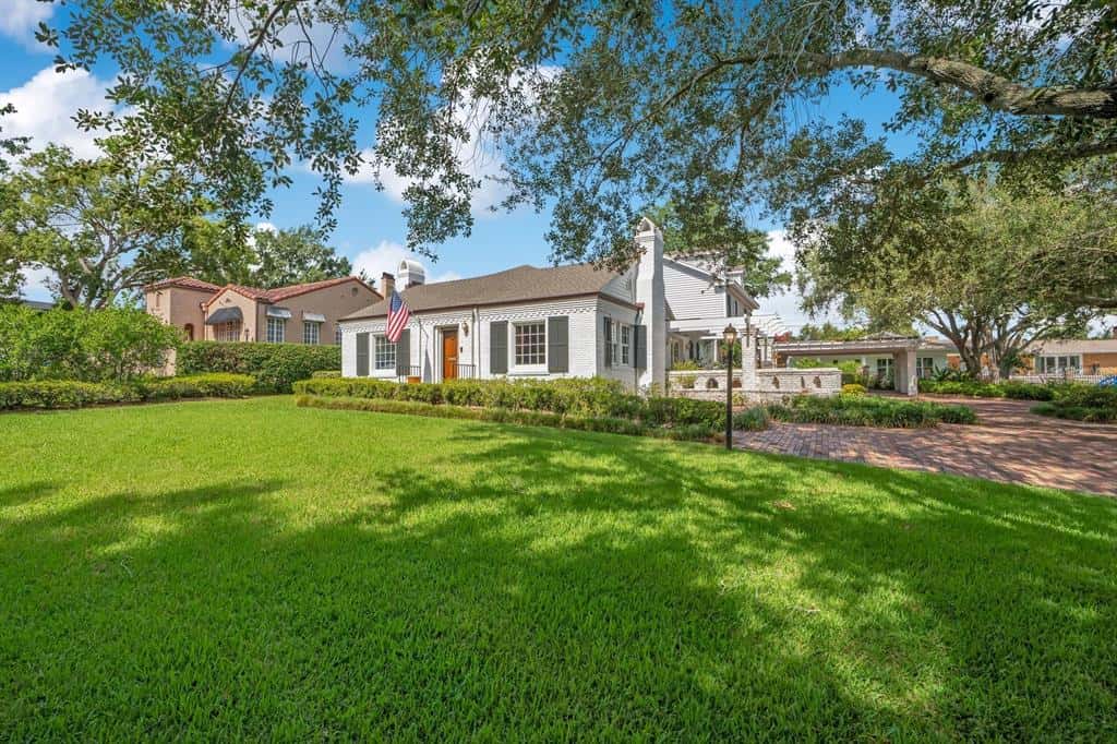 Single Family Residence in LAKELAND