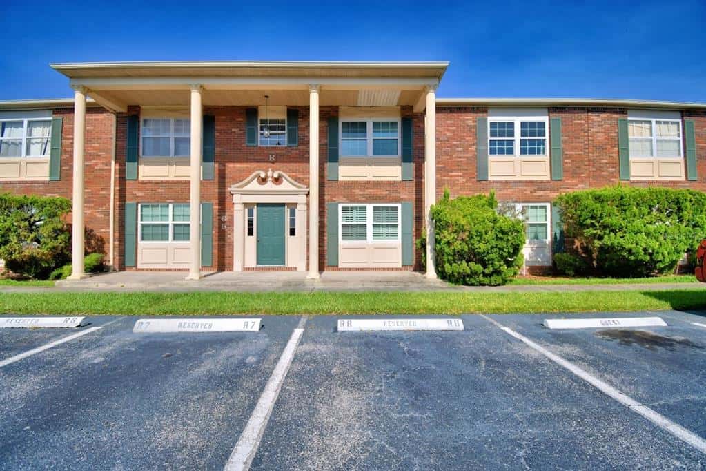 Condominium in LAKELAND