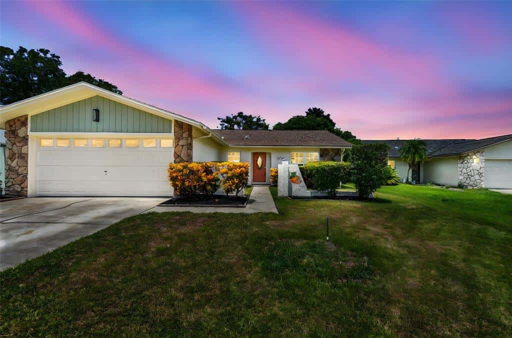 Single Family Residence in DUNEDIN