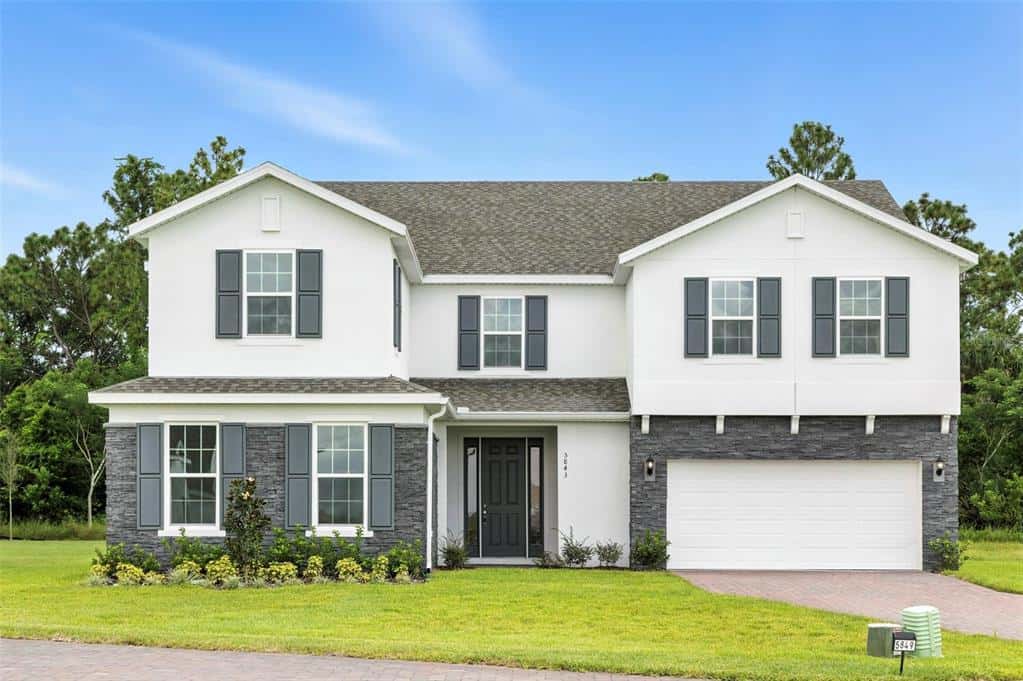 Single Family Residence in MOUNT DORA