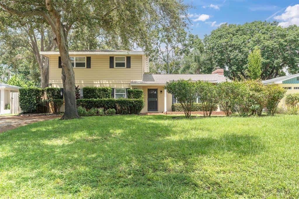 Single Family Residence in GULFPORT