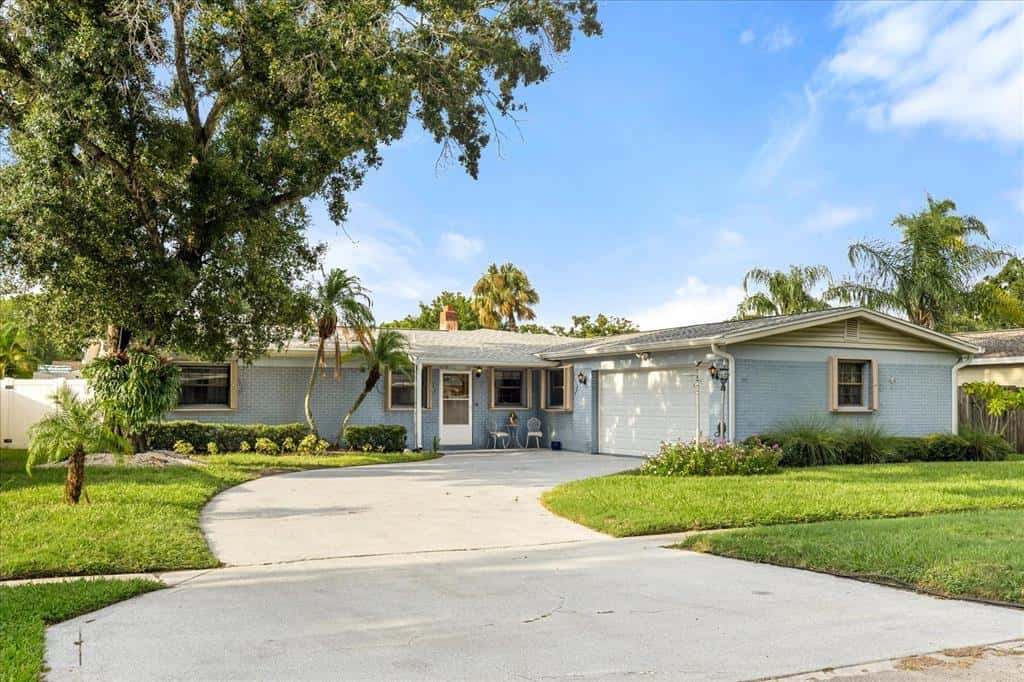 Single Family Residence in TAMPA
