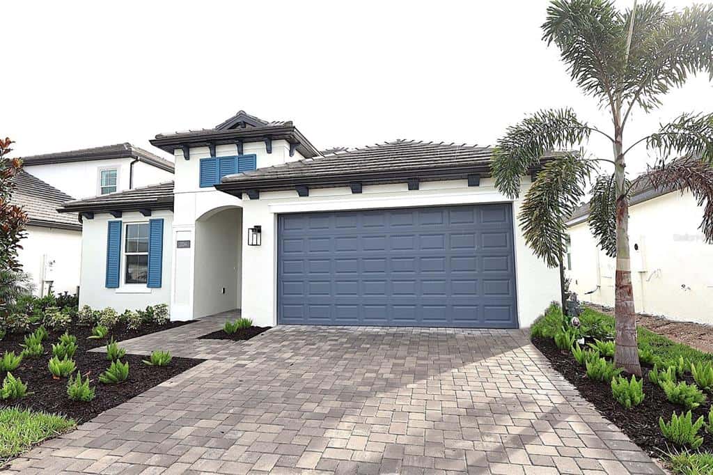 Single Family Residence in NOKOMIS