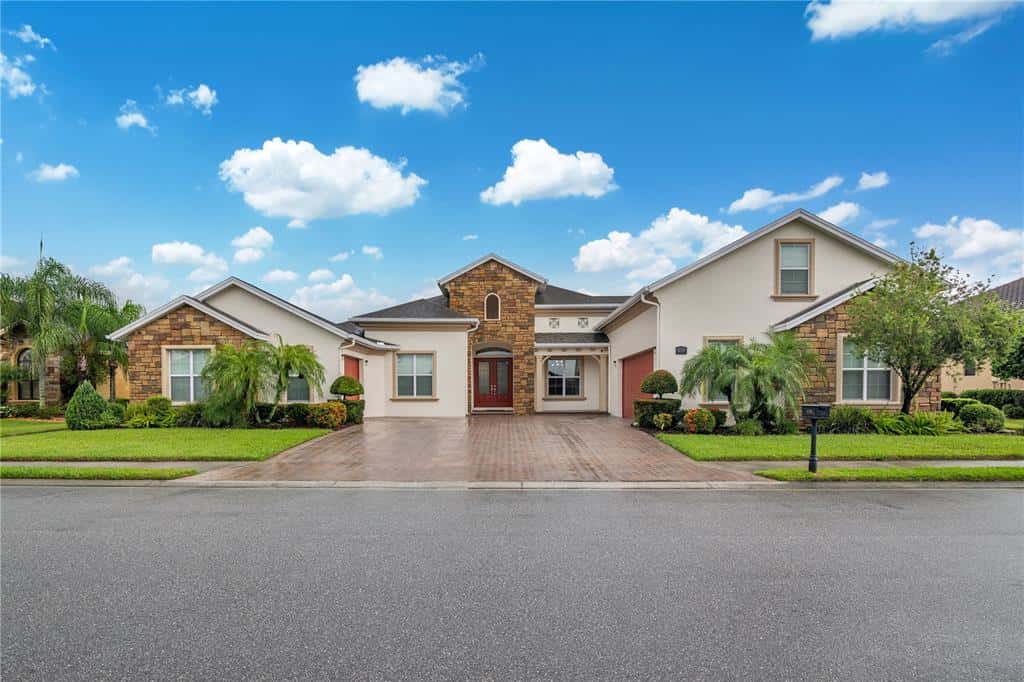 Single Family Residence in LAKELAND