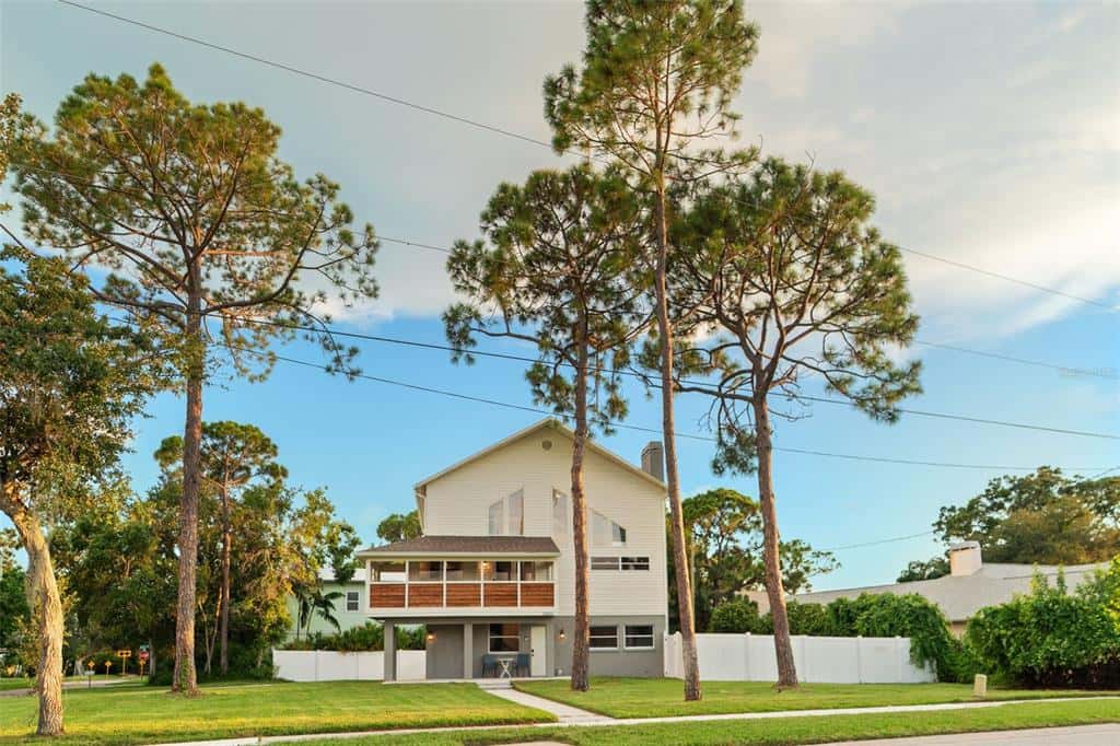 Single Family Residence in SEMINOLE