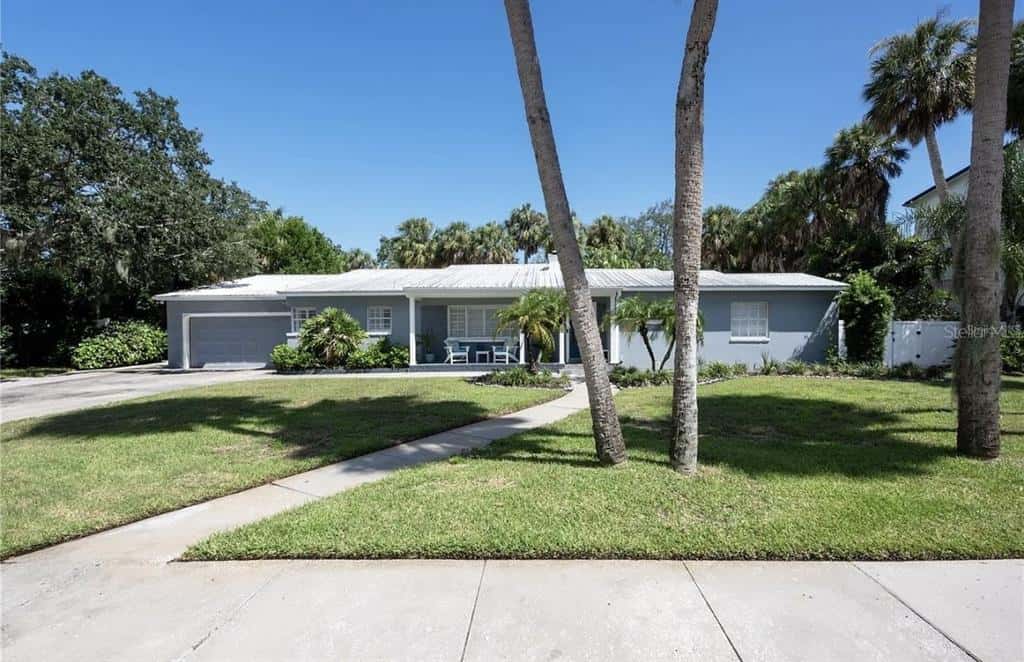 Single Family Residence in TAMPA
