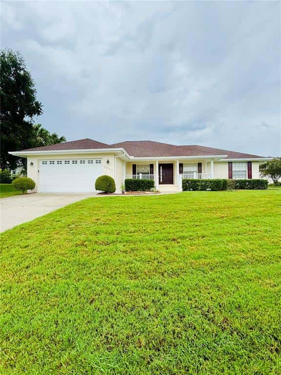 Single Family Residence in LAKELAND