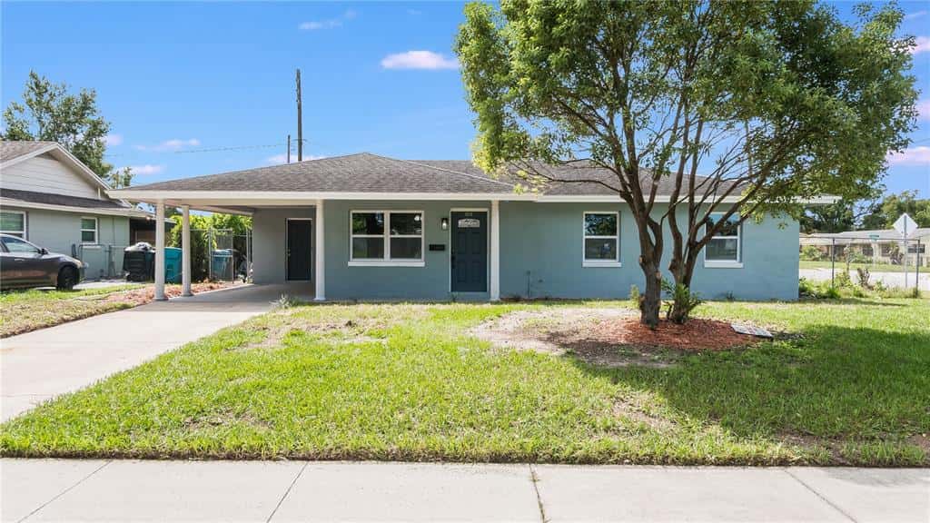 Single Family Residence in ORLANDO